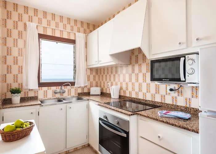 Catalina By Escape אלאיור